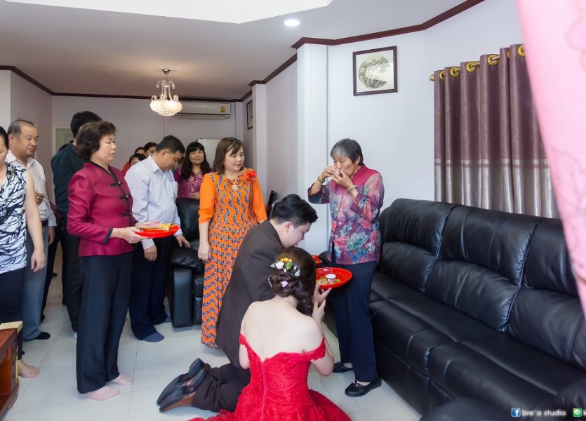 ชุดยกน้ำชา งานหมั้น ชุดแดง132 แต่งงานแบบจีน