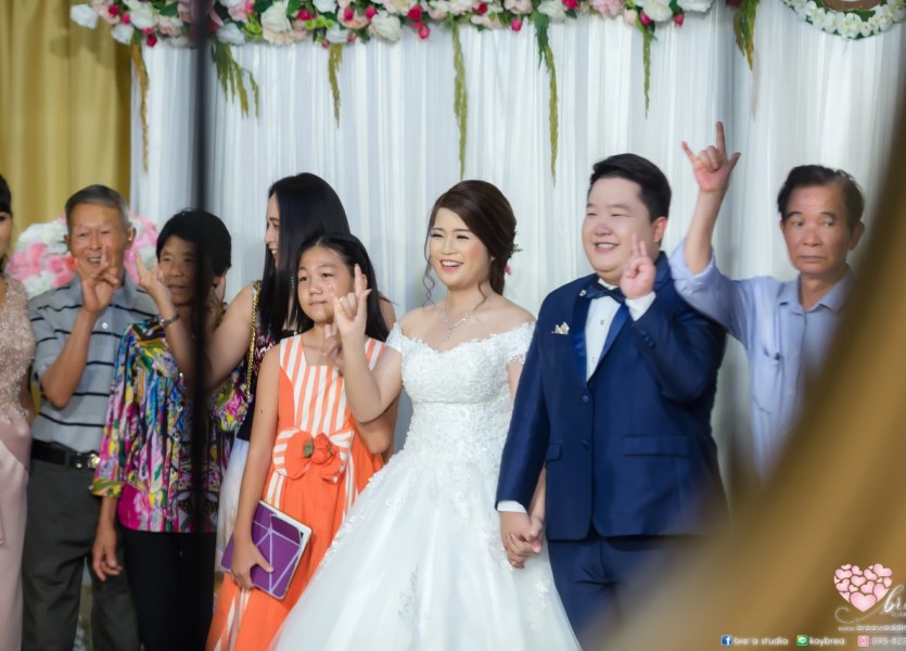 โรงแรมมณเฑียรริเวอร์ไซด์กรุงเทพ  ชุดแต่งงาน 040 ถ่ายภาพ