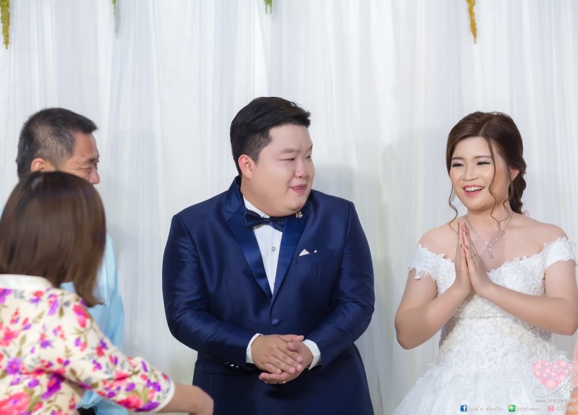 โรงแรมมณเฑียรริเวอร์ไซด์กรุงเทพ  ชุดแต่งงาน 057 ถ่ายภาพ