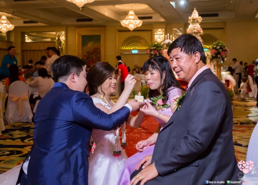 โรงแรมมณเฑียรริเวอร์ไซด์กรุงเทพ  ชุดแต่งงาน 155 ถ่ายภาพ